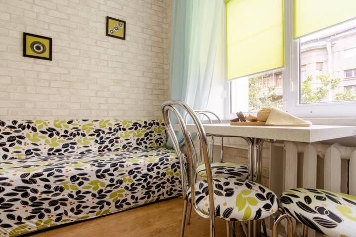 24 Mezhygirska Str 24, In Historical Parts, Podil *
