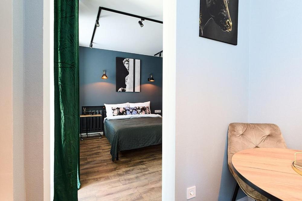 24 Mezhygirska Str 24, In Historical Parts, Podil Apartment *